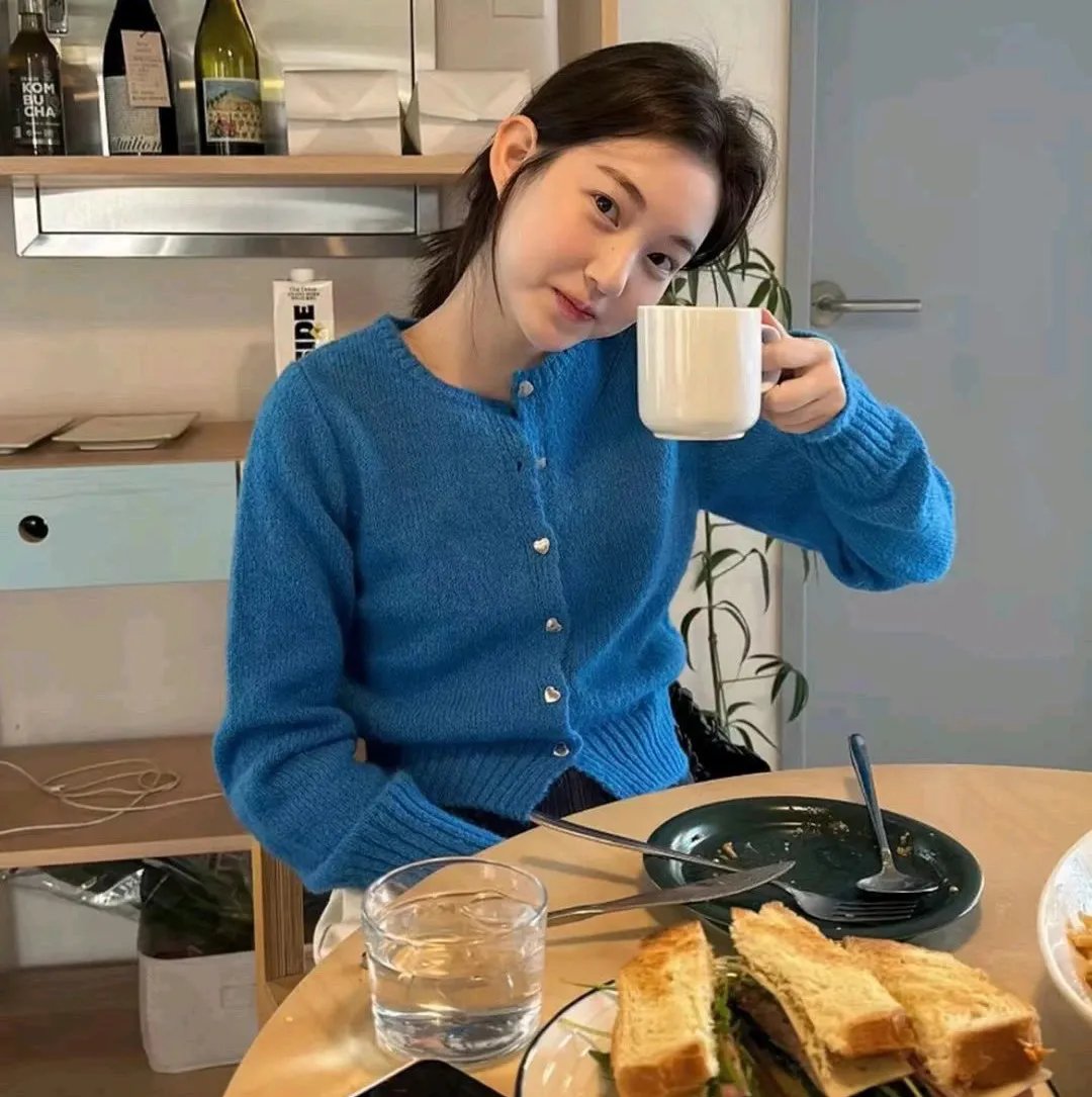 上班摸鱼,被总裁老公抓个正着